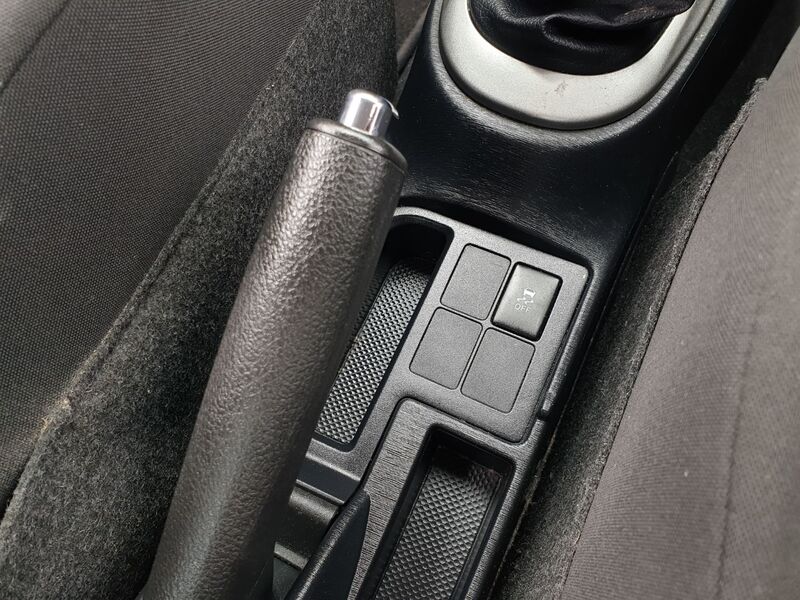 TOYOTA YARIS VVT-I TR 2012