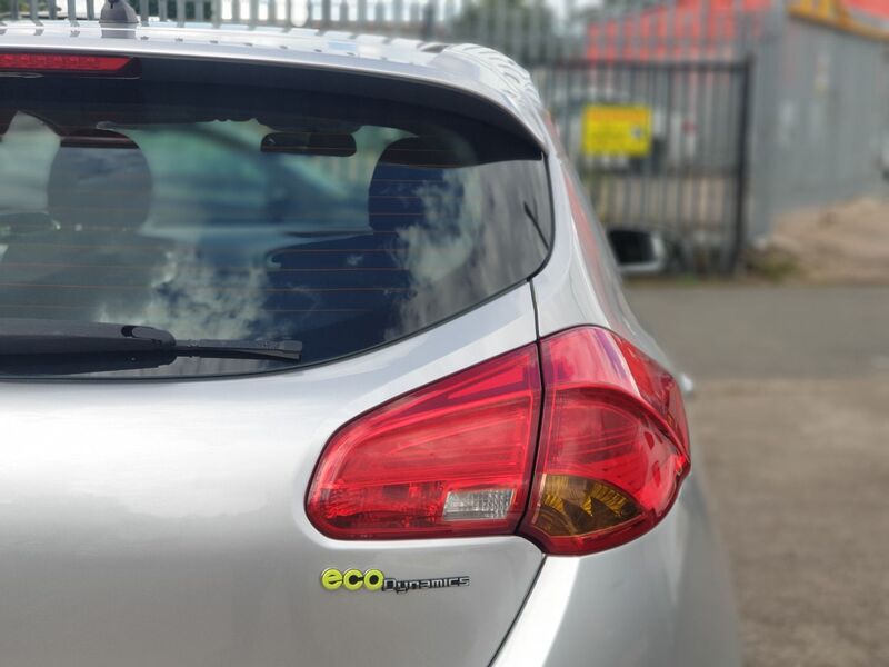 KIA CEED CRDI 2 ECODYNAMICS 2012