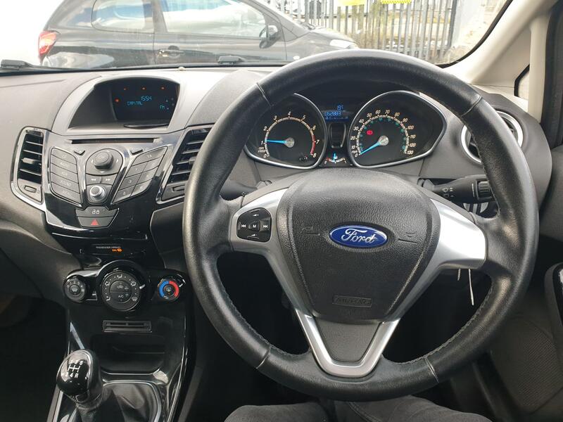 FORD FIESTA ZETEC 2014