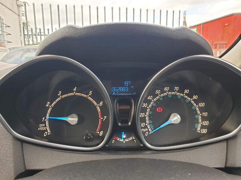 FORD FIESTA ZETEC 2014