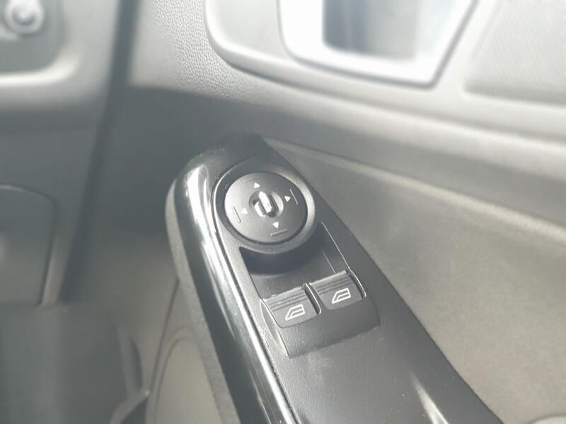 FORD FIESTA ZETEC 2014