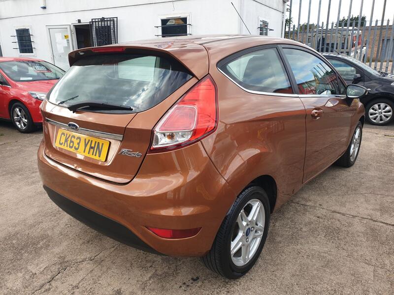 FORD FIESTA ZETEC 2014